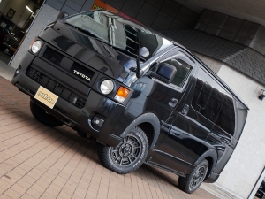 ハイエースバンディーゼル4WD　丸目FD-classic　ベッドキット