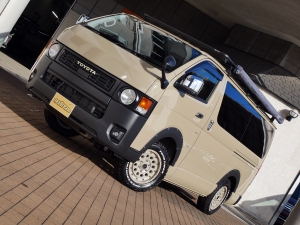 ハイエースバンディーゼル4WD　丸目FD-classic　ベッドキット