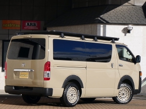 ハイエースバンディーゼル4WD　丸目FD-classic　ベッドキット