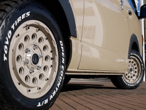 ハイエースバンディーゼル4WD　丸目FD-classic　ベッドキット