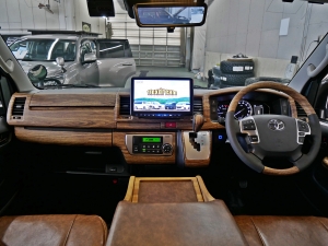 ハイエースバンディーゼル4WD　丸目FD-classic　ベッドキット