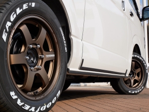 ハイエースバンディーゼル4WD　TRD：Fスポイラー