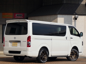 ハイエースＶディーゼル4WD　TRD：Fスポイラー