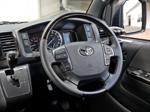 ハイエースバンディーゼル4WD　ベッドキット付き　車中泊