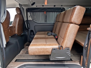 ハイエースバン特設カラー：ライトイエロー vanlife