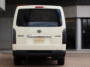 ハイエースバン特設カラー：ライトイエロー vanlife