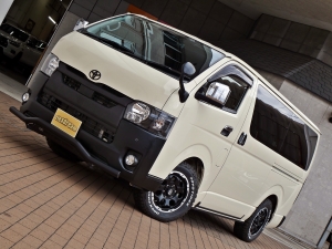 ハイエースバン特設カラー：ライトイエロー vanlife