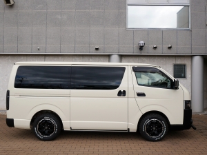 ハイエースバン特設カラー：ライトイエロー vanlife