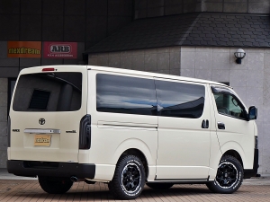 ハイエースバン特設カラー：ライトイエロー vanlife