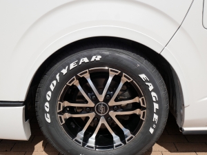 ハイエースバン内装架装ＦＤ－ＢＯＸ１７　車中泊　床張り
