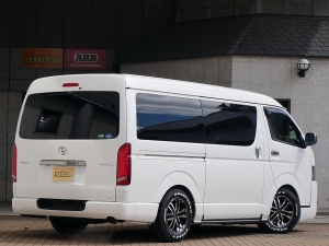 ハイエースバン内装架装ＦＤ－ＢＯＸ１７　車中泊　床張り
