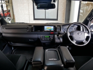 ハイエースバン内装架装ＦＤ－ＢＯＸ１７　車中泊　床張り