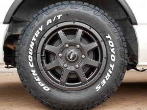 ハイエースバンディーゼル4WD　キャンピング登録　フルフラット