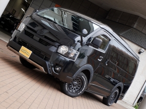 ハイエースバンワイドバン　ブラックフェイス　車中泊