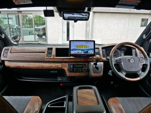 ハイエースバンワイドバン　ブラックフェイス　車中泊