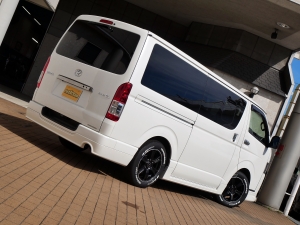 ハイエースバンディーゼル4WD　モデリスタフルエアロ