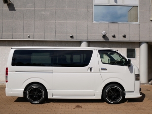ハイエースバンディーゼル4WD　モデリスタフルエアロ
