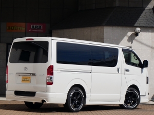 ハイエースバンディーゼル4WD　モデリスタフルエアロ
