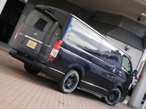ハイエースバン新車アウトレットディーゼル4WD　ベッド付き　車中泊