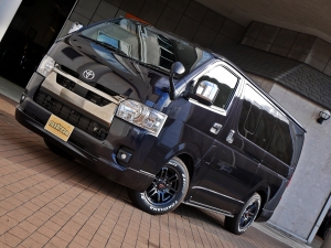 ハイエースバン新車アウトレットディーゼル4WD　ベッド付き　車中泊