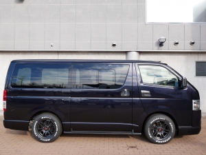 ハイエースバン新車アウトレットディーゼル4WD　ベッド付き　車中泊