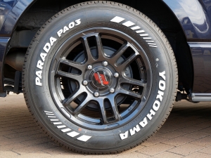 ハイエースバン新車アウトレットディーゼル4WD　ベッド付き　車中泊