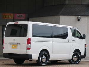 ハイエースバンディーゼル4WD　丸目換装FD-classic