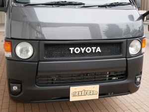 ハイエースバン丸目カスタム　ネオクラシック