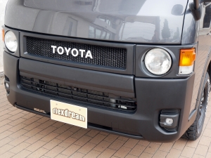 ハイエースバン丸目カスタム　ネオクラシック