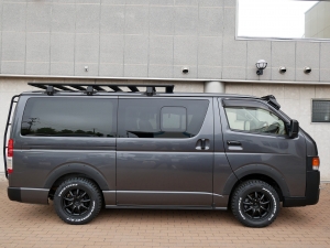 ハイエースバン丸目カスタム　ネオクラシック