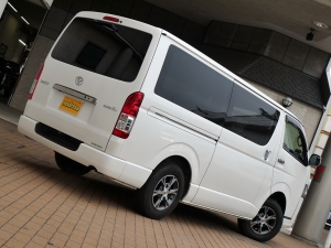ハイエースバンディーゼル4WD　純正アルミ　TRDスポイラー