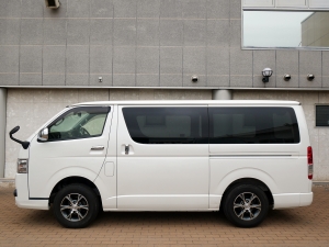 ハイエースバンディーゼル4WD　純正アルミ　TRDスポイラー