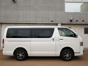 ハイエースバンディーゼル4WD　純正アルミ　TRDスポイラー