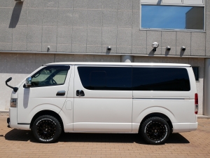ハイエースバンディーゼル4WD　ベッド付き　車中泊