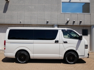 ハイエースバンディーゼル4WD　ベッド付き　車中泊