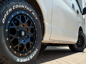 ハイエースバンディーゼル4WD　ベッド付き　車中泊