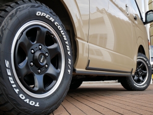 ハイエースバンディーゼル4WD　アースカラーパッケージ4V6ベージュ