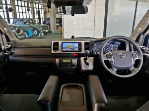 ハイエースバンディーゼル4WD　丸目換装FD-classic
