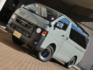 ハイエースバンディーゼル4WD　MONOBOX丸目　ベッドキット