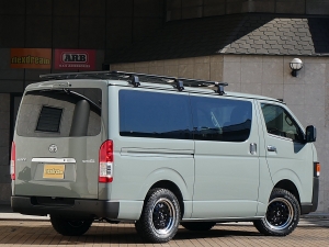 ハイエースバンディーゼル4WD　MONOBOX丸目　ベッドキット