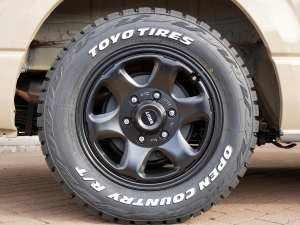 ハイエースバンディーゼル4WD　アースカラーパッケージ4V6ベージュ