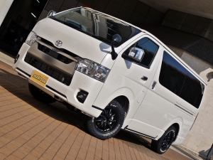 ハイエースバンディーゼル四駆　ベッドキット付き