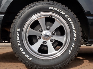 ハイエースバンディーゼル4WD　ベッド付き　車中泊