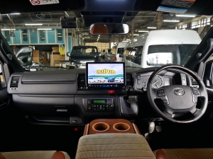 ハイエースバンディーゼル4WD　ベッド付き　車中泊