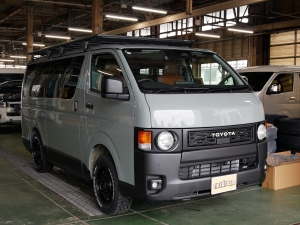 ハイエースバンディーゼル4WD　アースカラー　ベッド