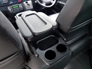 ハイエースバンディーゼル四駆　ベッドキット付き　車中泊