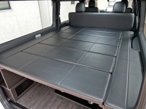 ハイエースバンディーゼル四駆　ベッドキット付き　車中泊