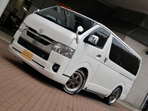 ハイエースバンディーゼル四駆　ベッドキット付き　車中泊