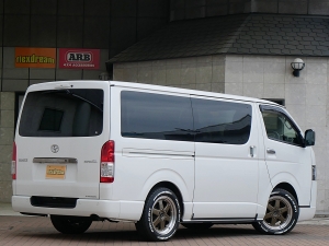 ハイエースバンディーゼル四駆　ベッドキット付き　車中泊