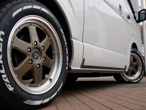 ハイエースバンディーゼル四駆　ベッドキット付き　車中泊